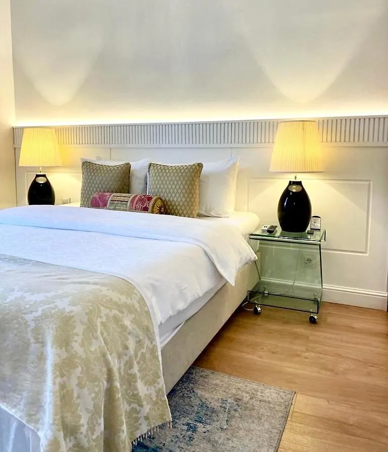 Aparthotel Luxury Suites & Apartments Mondrian Market Square II Warsaw
