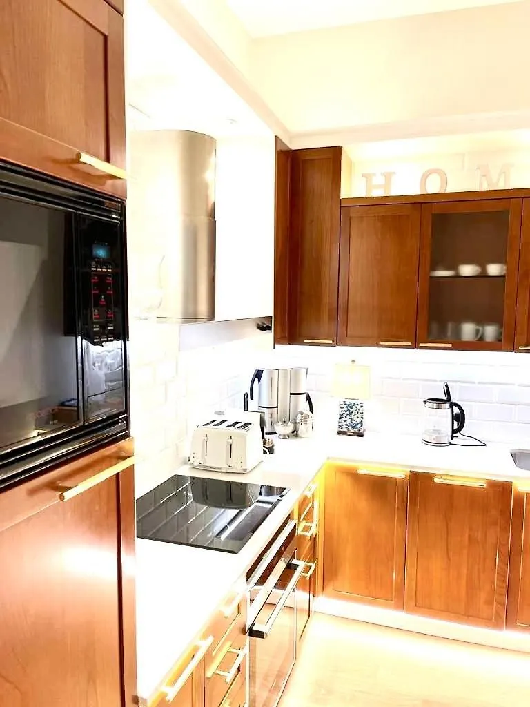 Luxury Suites & Apartments Mondrian Market Square II Warsaw 5*,