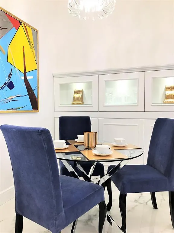 Luxury Suites & Apartments Mondrian Market Square II Warsaw Aparthotel