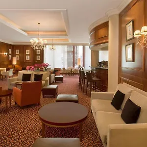 5* מלון Sheraton Grand