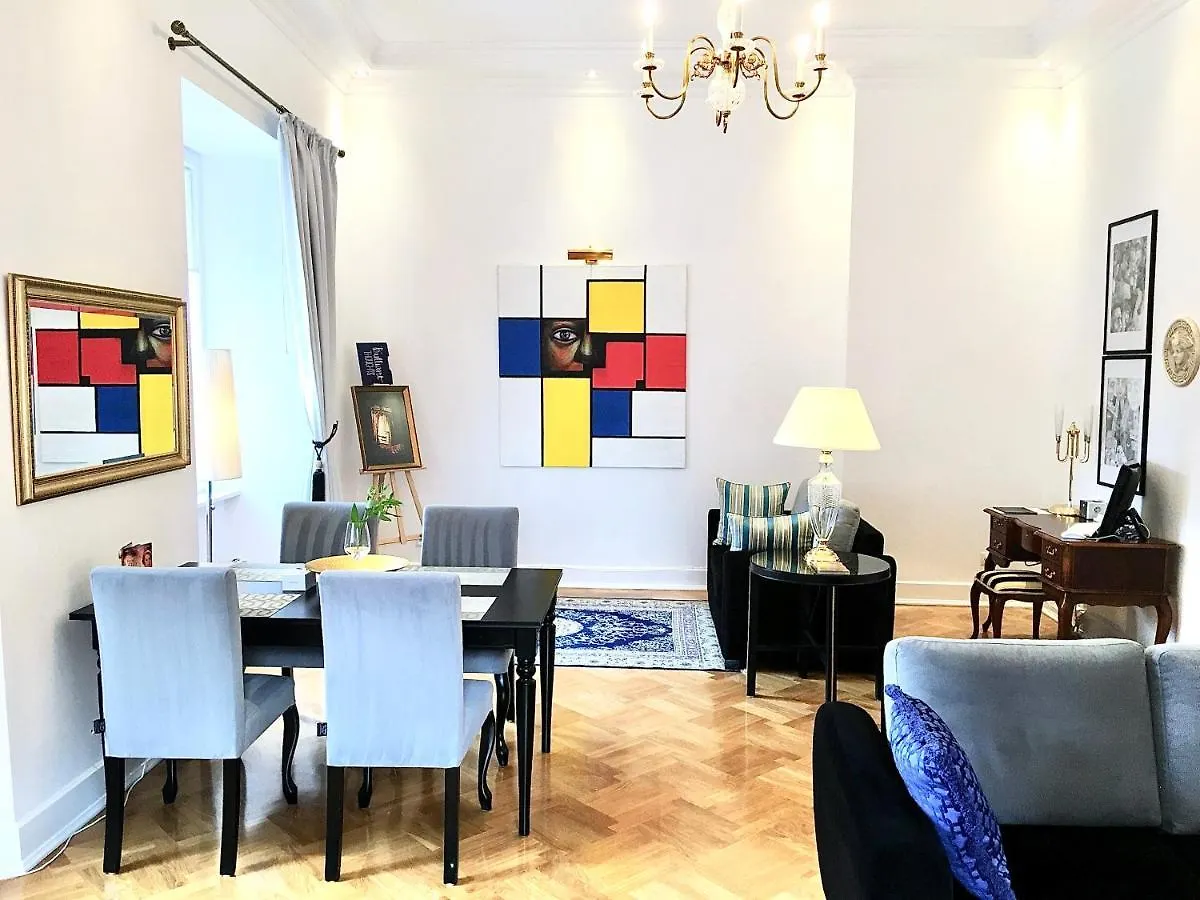 ***** Hotel apartamentowy Luxury Suites & Apartments Mondrian Market Square II Warszawa Polska