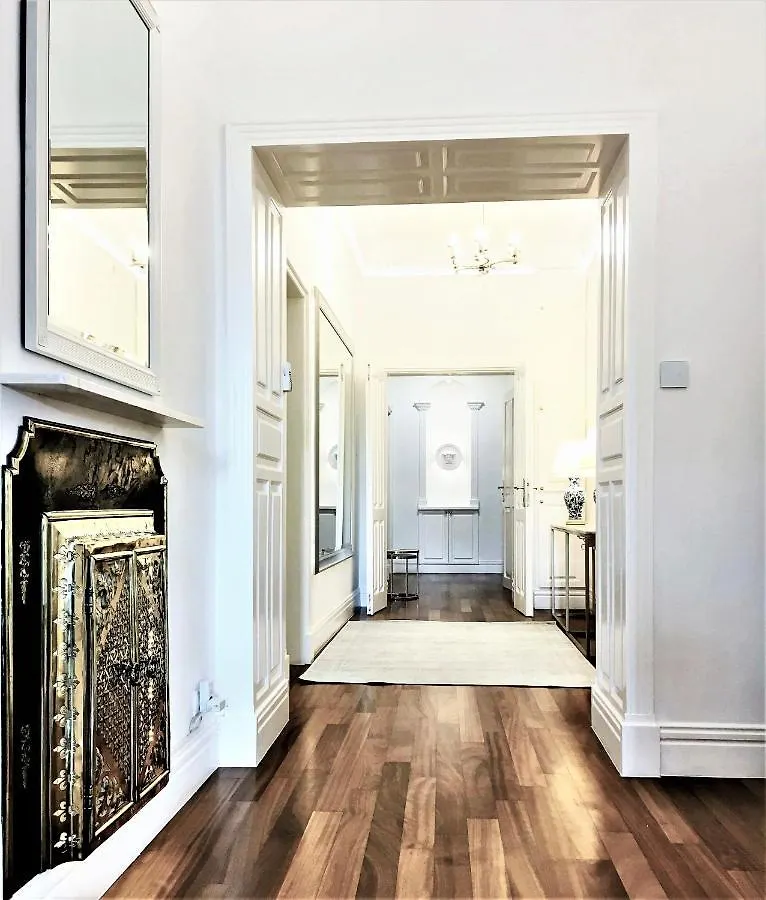 Luxury Suites & Apartments Mondrian Market Square II Warszawa 5*,