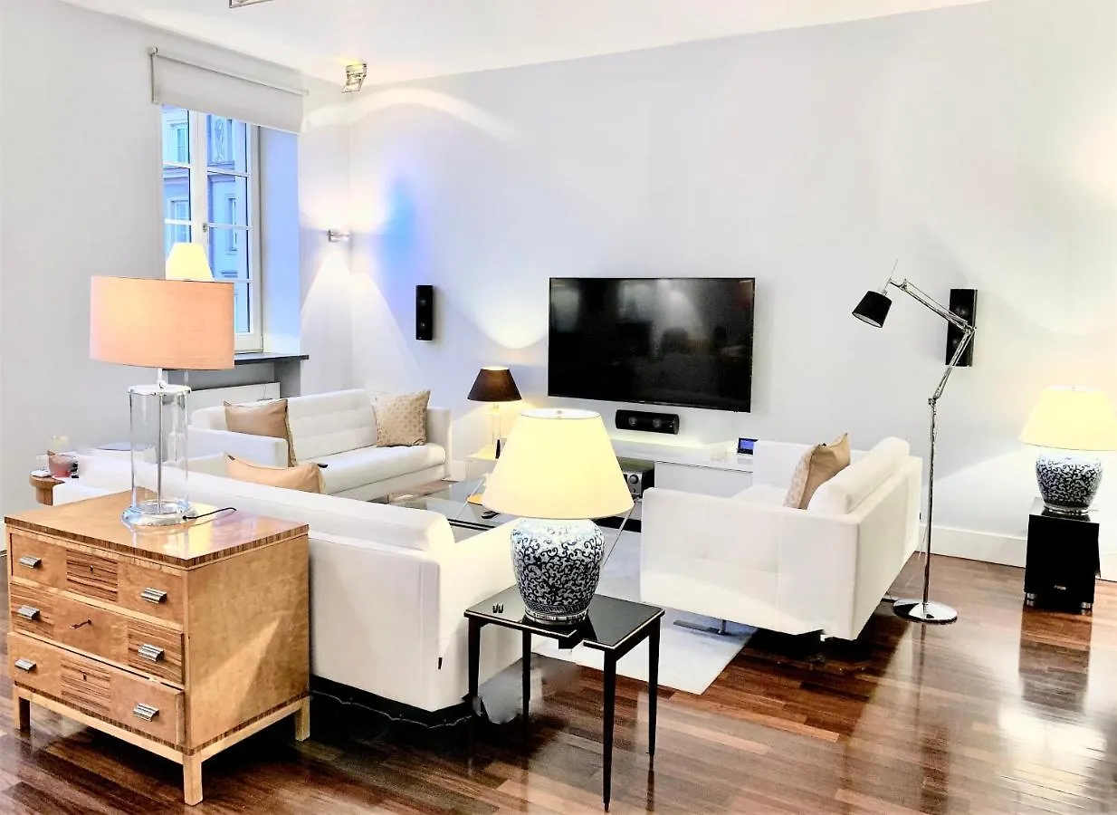 ***** Hotel apartamentowy Luxury Suites & Apartments Mondrian Market Square II Warszawa Polska