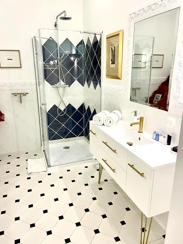 Hotel apartamentowy Luxury Suites & Apartments Mondrian Market Square II Warszawa