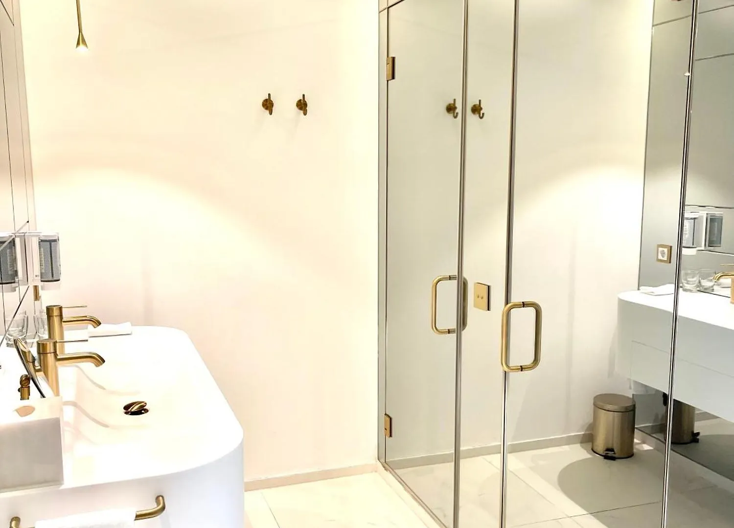 ***** Hotel apartamentowy Luxury Suites & Apartments Mondrian Market Square II Warszawa Polska